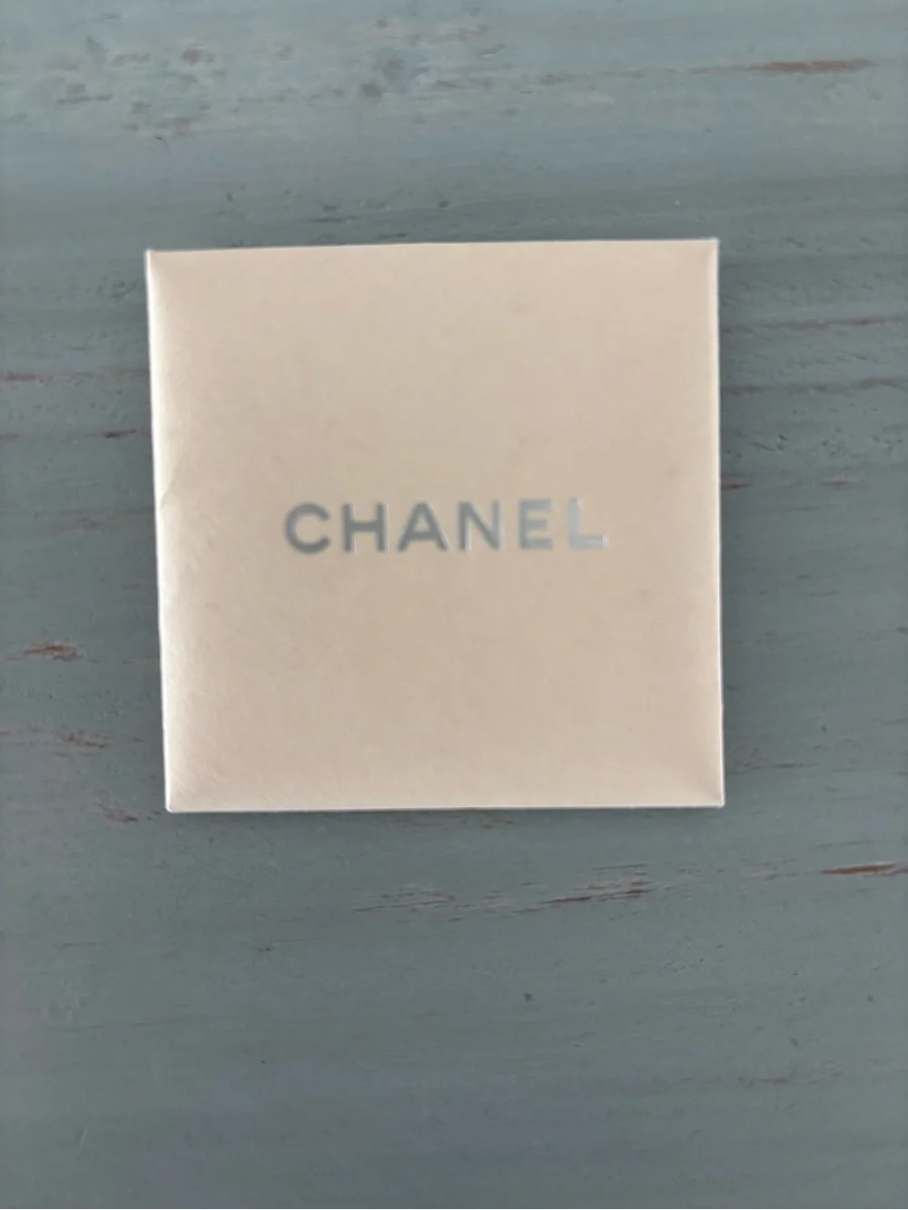 CHANEL includes box